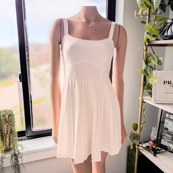 Trixxi by Francesca’s, Sharlene Strappy Pleated Waist White Mini Dress, X-Large - Picture 3 of 12